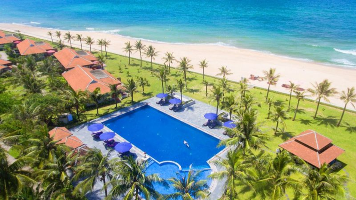 Lapochine Beach Resort - Vẻ đẹp cổ điển trong lòng xứ Huế