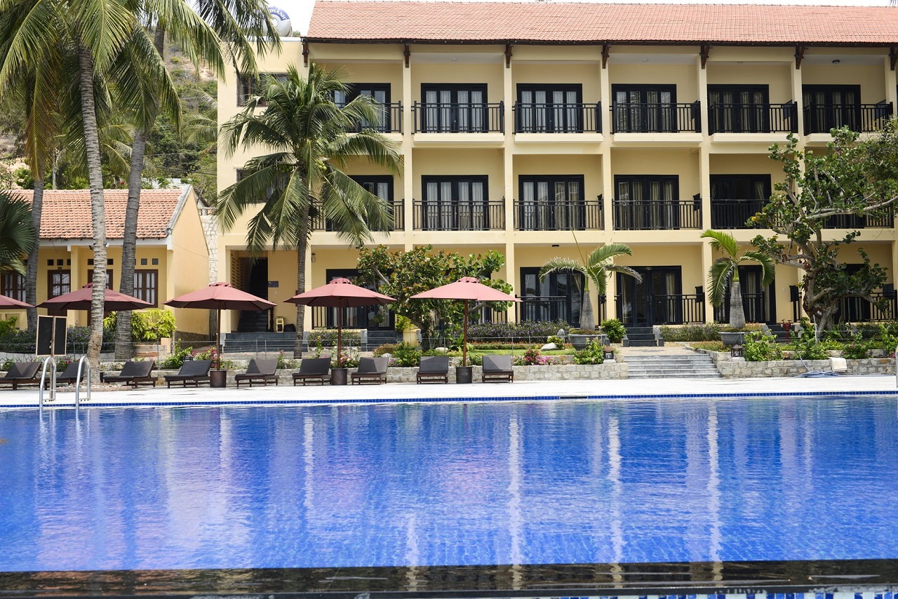 Hòn Rơm Central Beach Resort