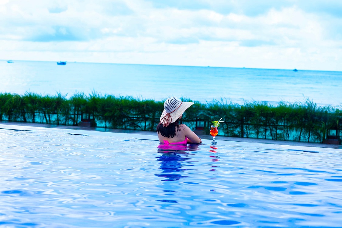 Hòn Rơm Central Beach Resort