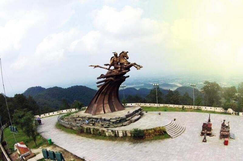 Nhà Bên Rừng - U Lesa - "Chạy trốn" ngay trong lòng "lo toan"