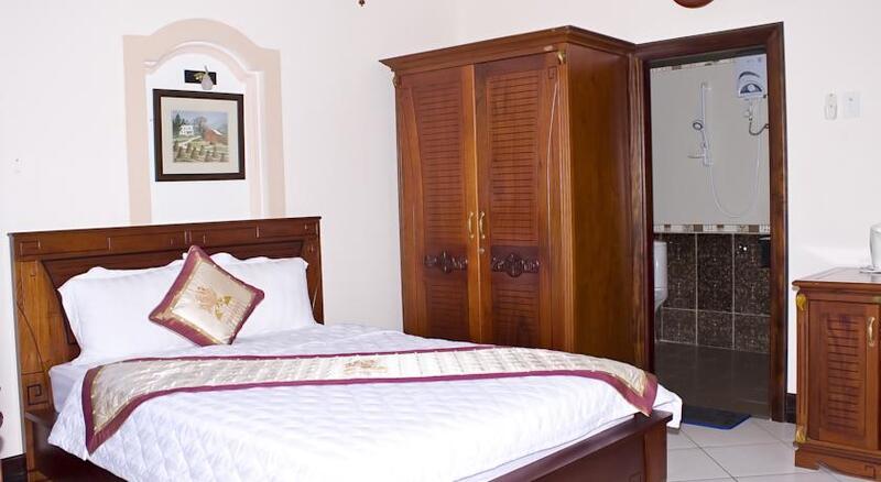 Resort Con Gà Vàng - Không gian thơ mộng giữa lòng biển Ninh Chữ