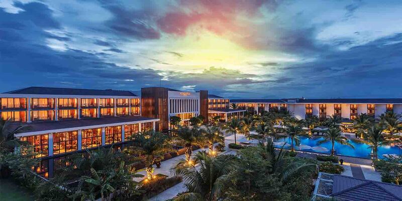 Sunrise Premium Resort Hội An - Cung điện nguy nga bên bờ biển Cửa Đại