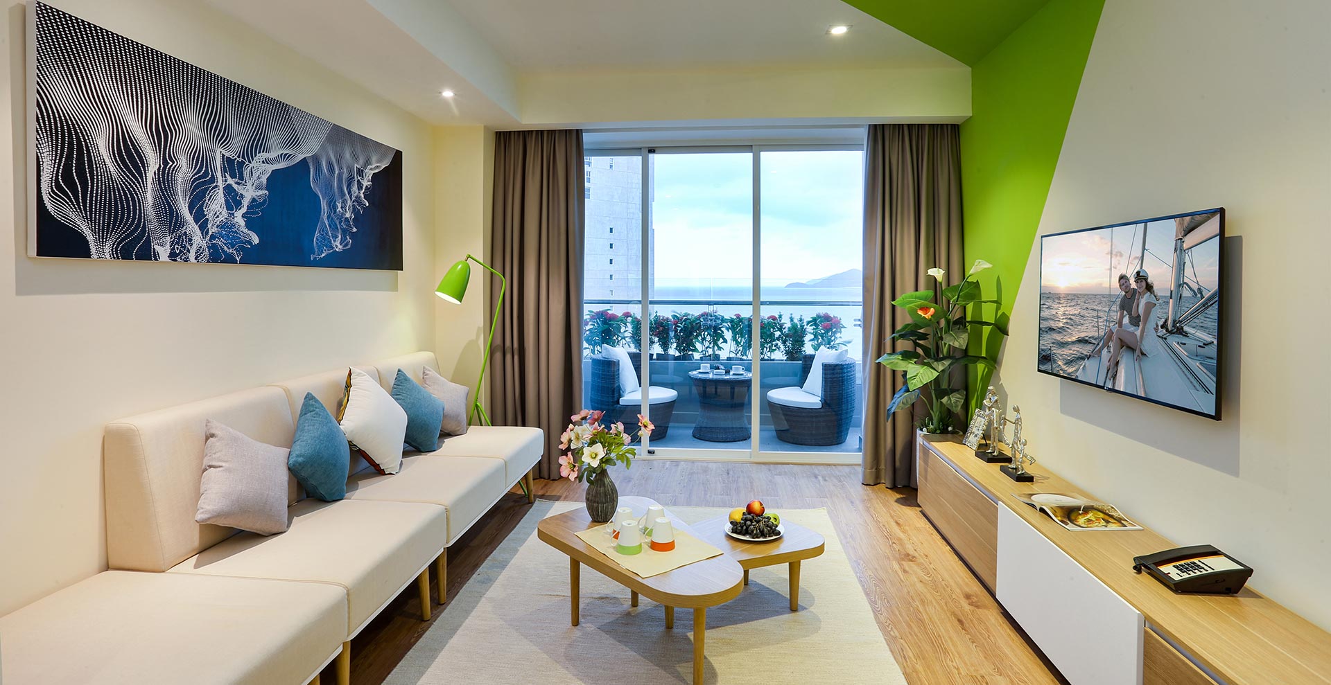 Ariyana Nha Trang - Khách sạn triệu view bên bờ biển Nha Trang