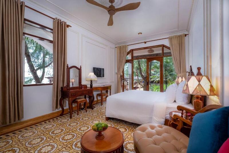 Coco Palm Beach Resort & Spa - "Hawaii thu nhỏ" giữa lòng đảo ngọc