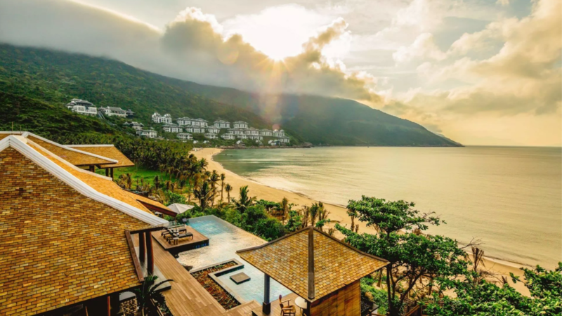 Intercontinental Đà Nẵng - Nghỉ dưỡng ngỡ như ở thiên đường