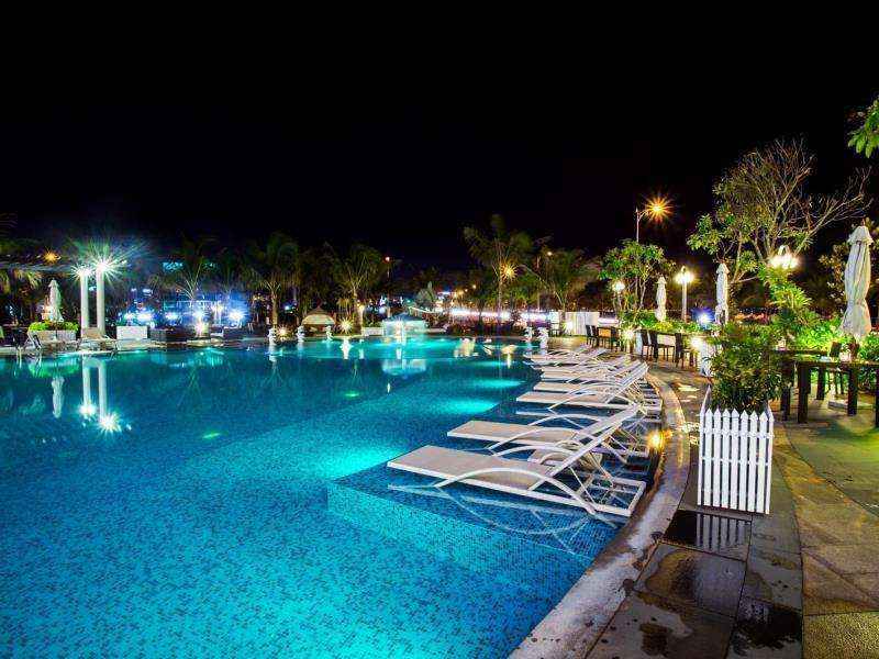 Holiday Beach Danang Hotel & Resort - Bình yên bên đại dương sóng vỗ