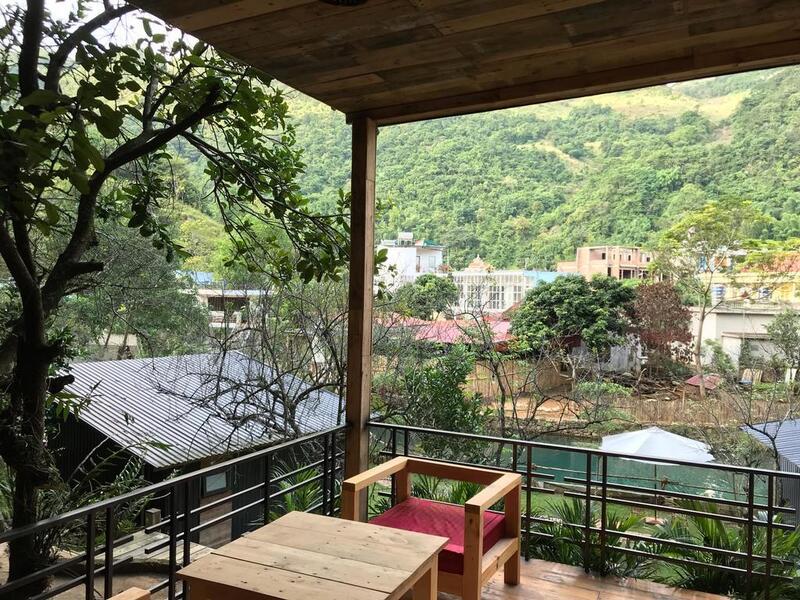 Nhà bên suối: Ngôi nhà cổ tích mang âm hưởng núi rừng