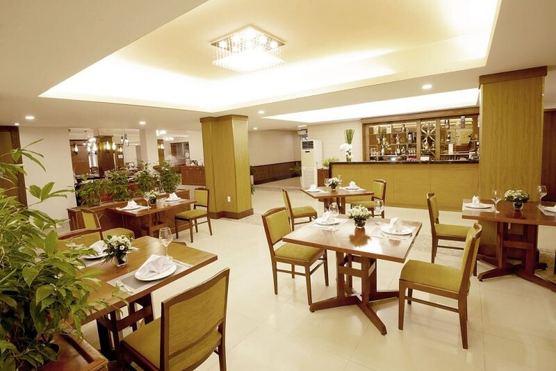 Khách sạn Rex - Không gian nghỉ dưỡng cao cấp trong lòng thành phố