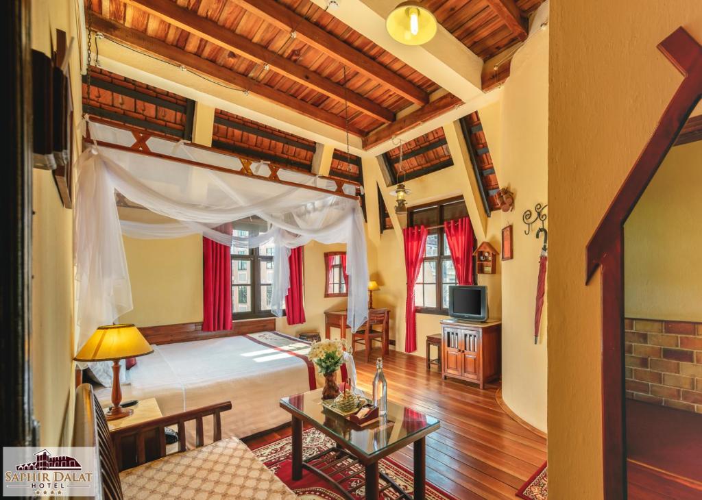 Khách sạn Saphir Đà Lạt