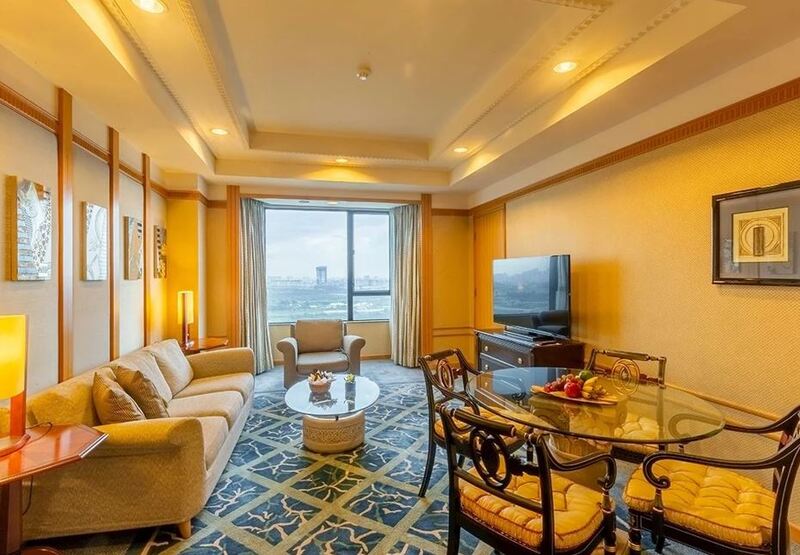 Khách sạn Renaissance Sài Gòn Riverside - Bình yên bên sông Sài Gòn  