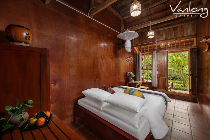 Chiêm ngưỡng vẻ đẹp cổ kính, thơ mộng chốn nghỉ dưỡng Van Long Resort