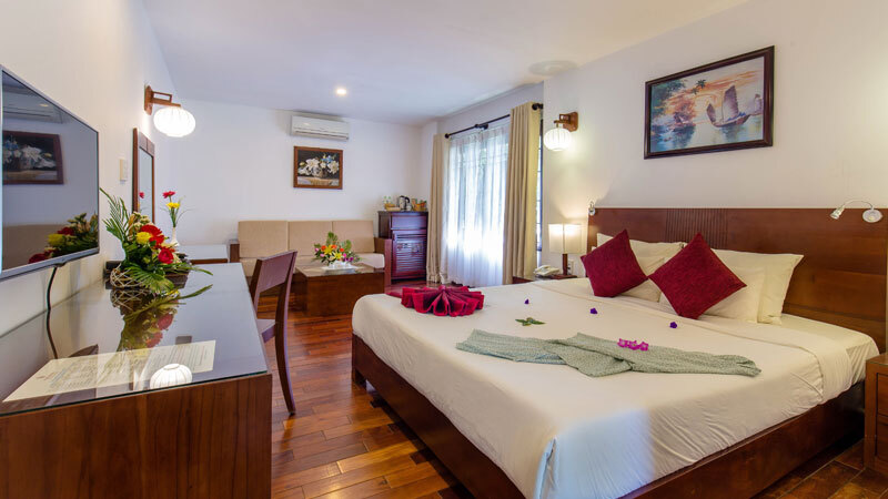 Vinh Hung Riverside Resort & Spa - Chốn bình yên giữa lòng phố cổ