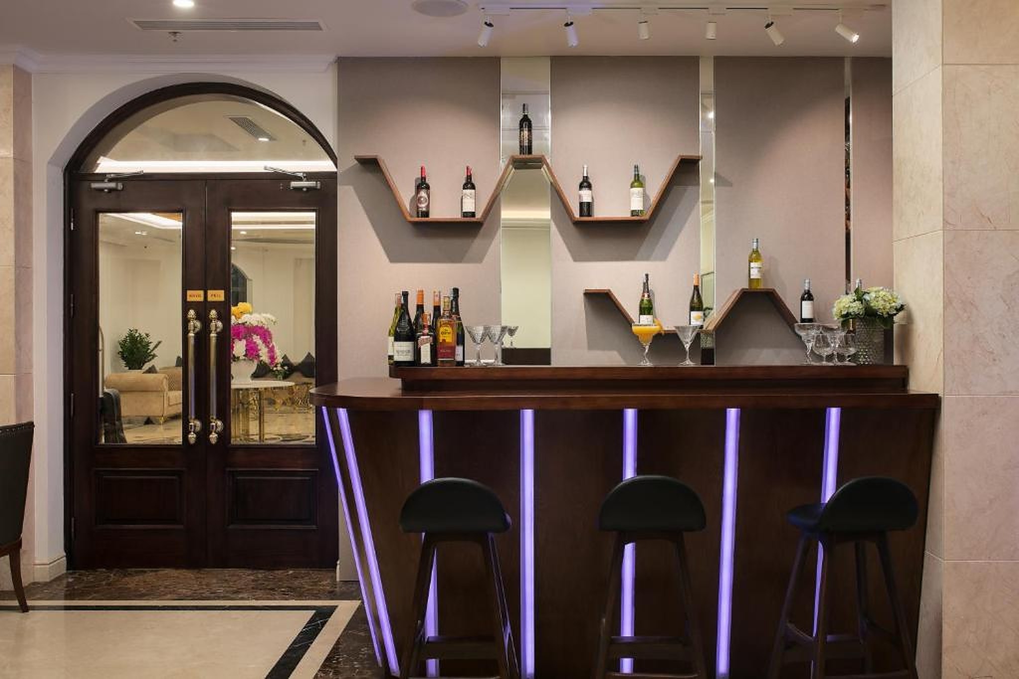 Halios Hotel Hạ Long - Khách sạn tuyệt vời của thành phố biển xinh đẹp