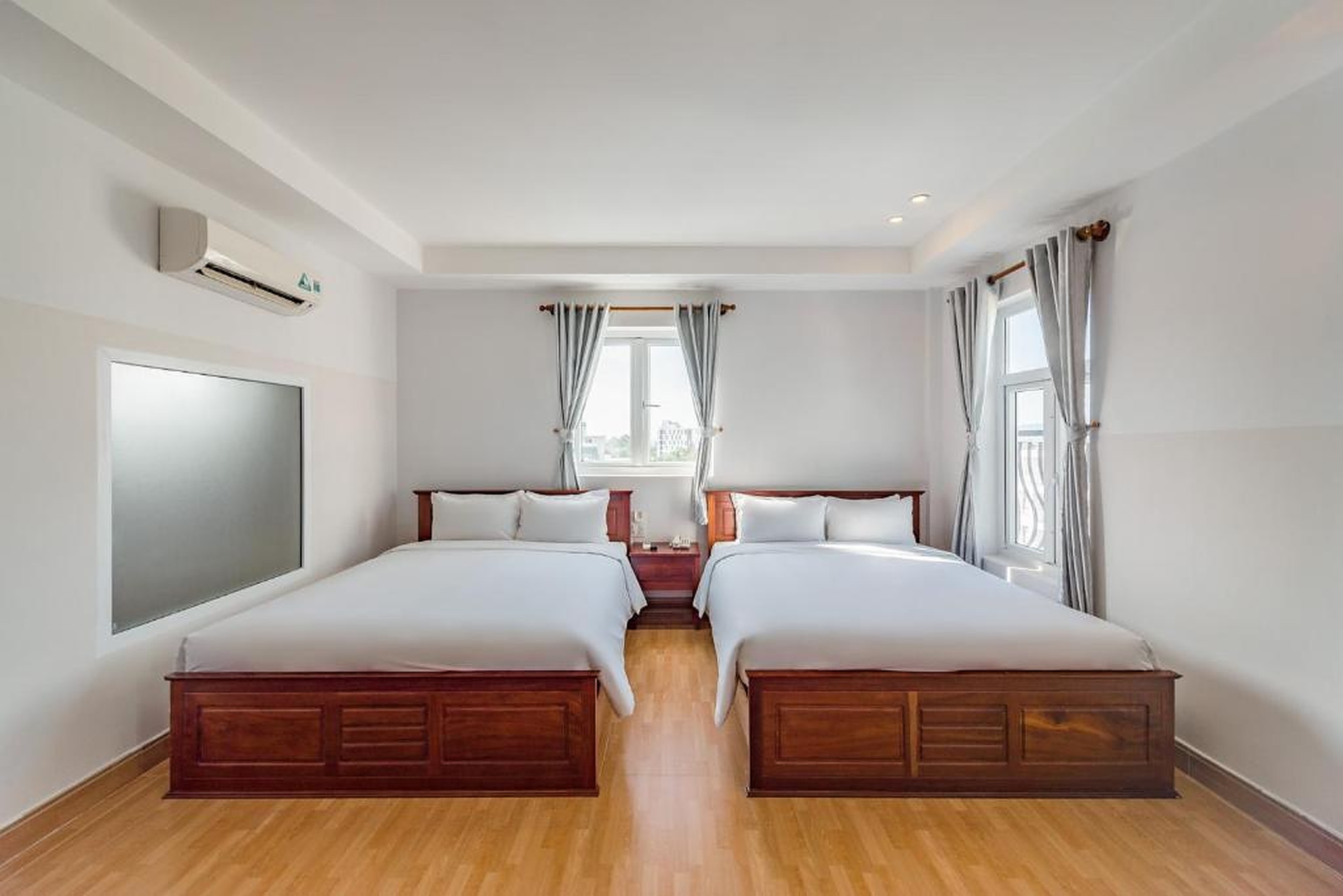 Holiday Phu Quoc Hotel - Khách sạn cao cấp giữa trung tâm đảo ngọc
