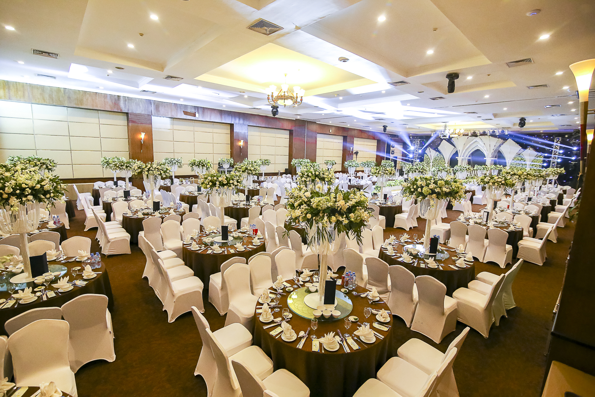 Khách sạn Sài Gòn Hạ Long - Nghỉ dưỡng sang trọng bên vịnh Hạ Long