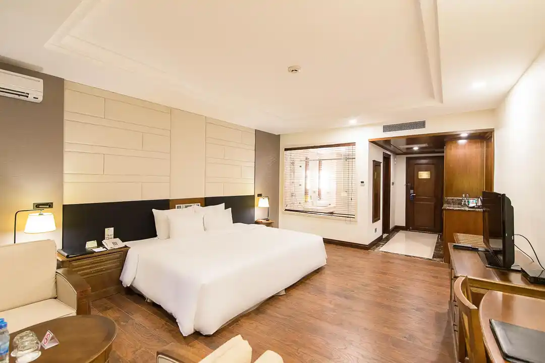 Khách sạn Sài Gòn Hạ Long - Nghỉ dưỡng sang trọng bên vịnh Hạ Long