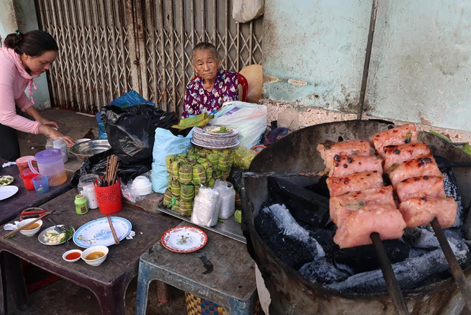 Nem nướng Nha Trang