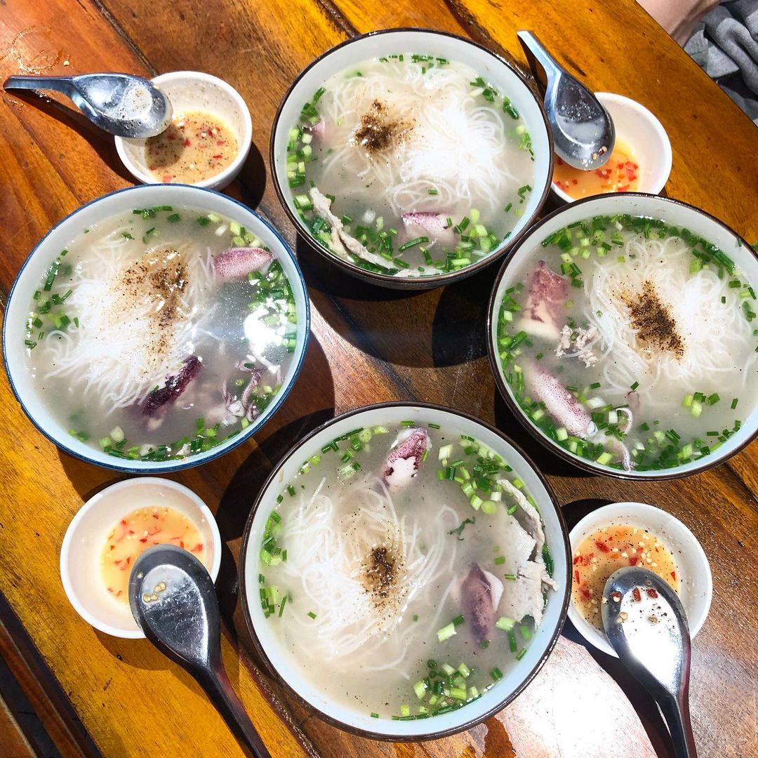 Top 14 quán ăn ngon ở Phú Quốc không nên bỏ qua