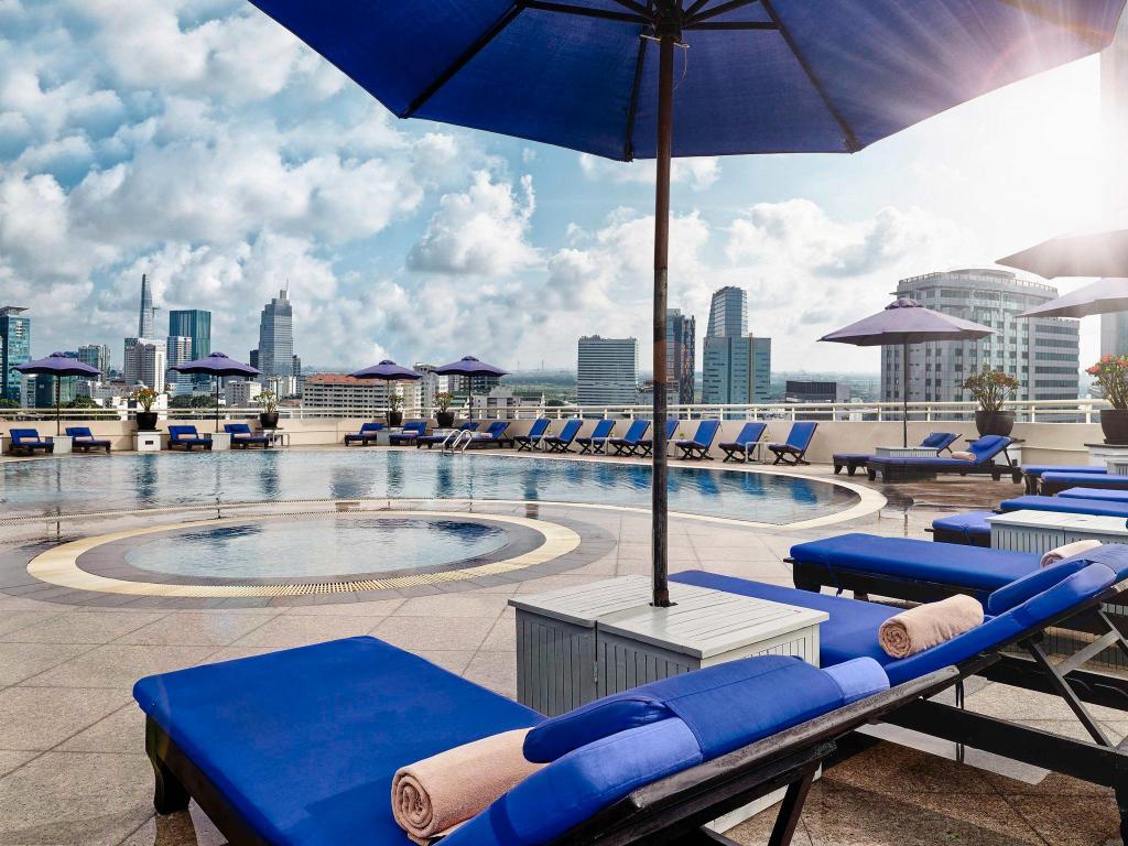 Khách sạn Sofitel Sài Gòn - Lâu đài giữa Sài Thành diễm lệ