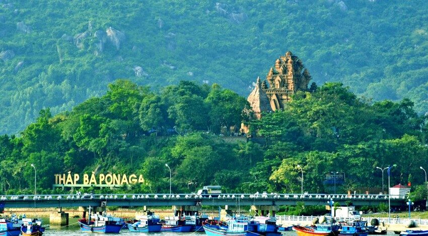 Tháp bà Nha Trang - Chiếc nôi văn hoá Chăm Pa lớn nhất Việt Nam