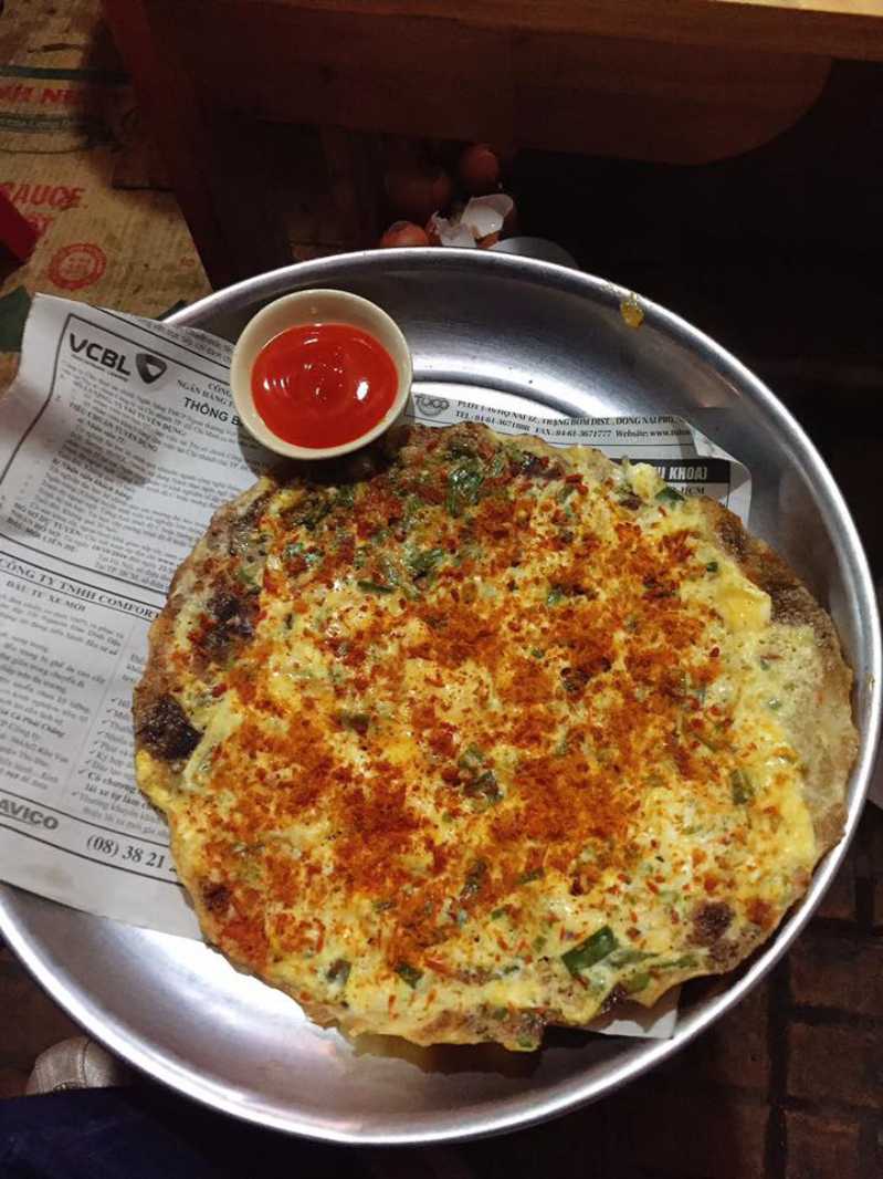 Bánh tráng mắm ruốc Đà Lạt: món ăn vặt không thể bỏ lỡ