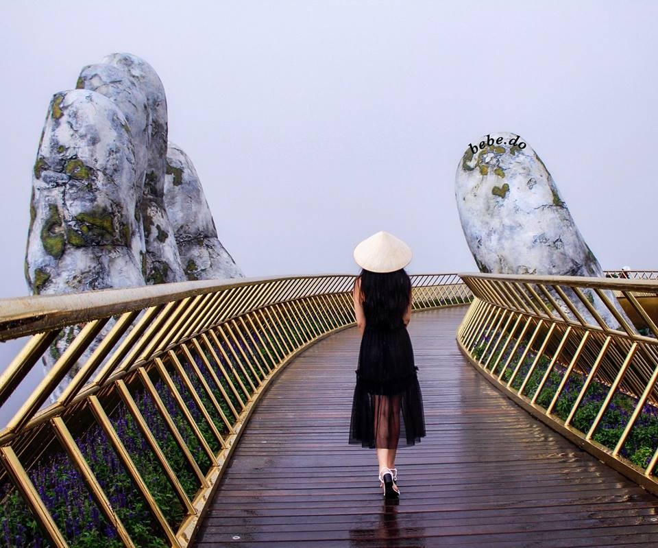 Review cầu vàng Đà Nẵng: kiệt tác nghệ thuật của Bà Nà Hills