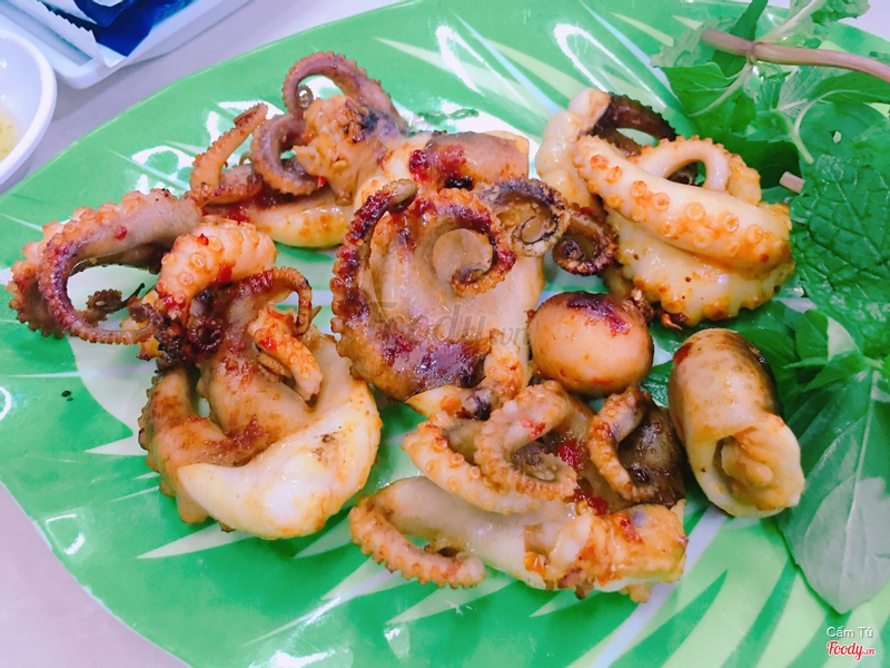 chợ hải sản Hồ Tràm 