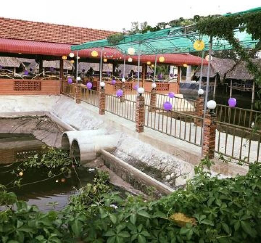 chợ hải sản Hồ Tràm 