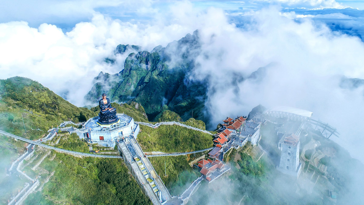 Lên đỉnh Fansipan - Khám phá “nóc nhà Đông Dương” 
