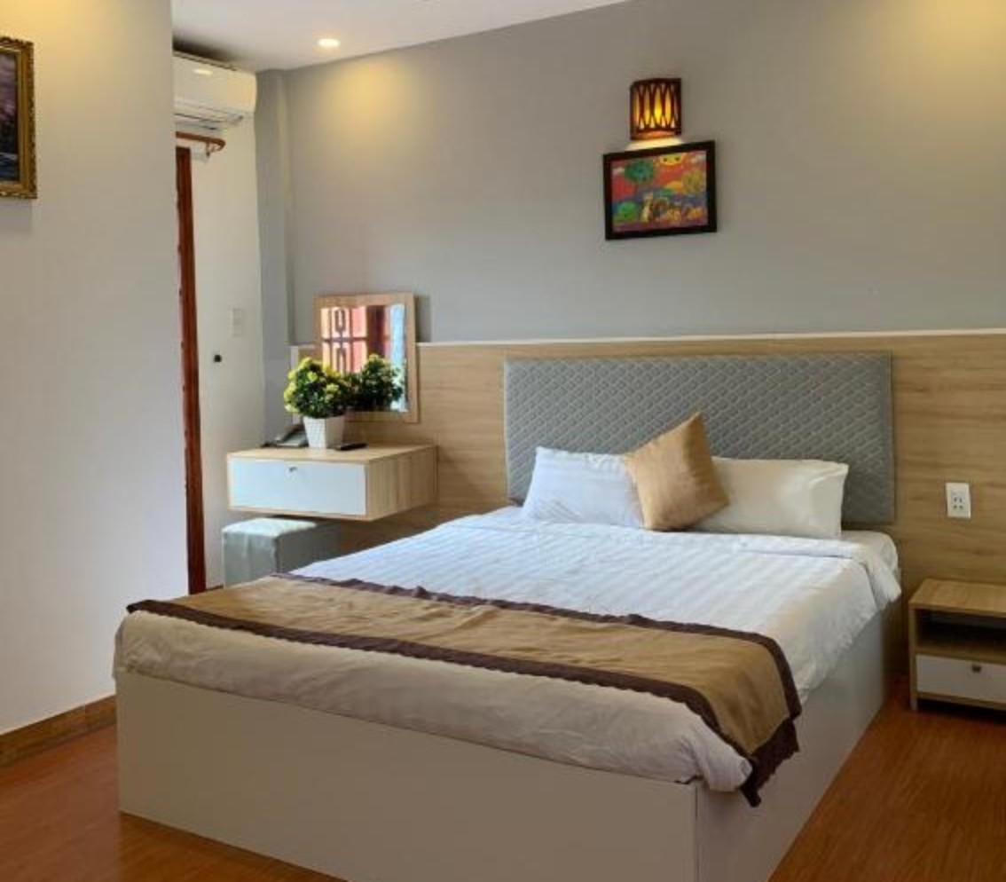 Khách sạn Hồng Thiên 1