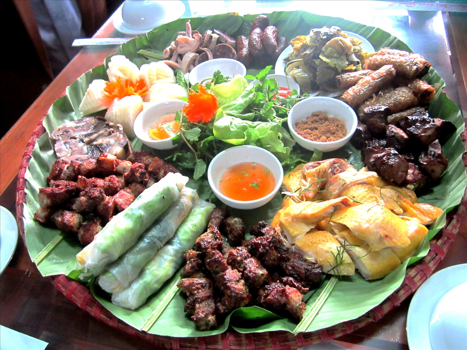 Review bãi đá cổ Sapa - Vẻ đẹp huyền bí của thung lũng Mường Hoa