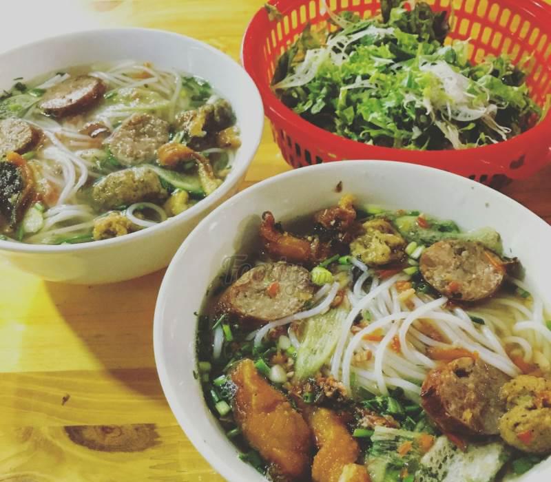 Bún cá cay Hải Phòng - Món ngon khó cưỡng giữa lòng hoa phượng đỏ