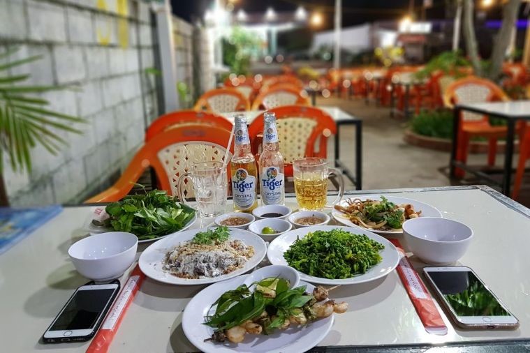 Top 20 nhà hàng Phú Quốc giá bình dân, nổi tiếng, được yêu thích