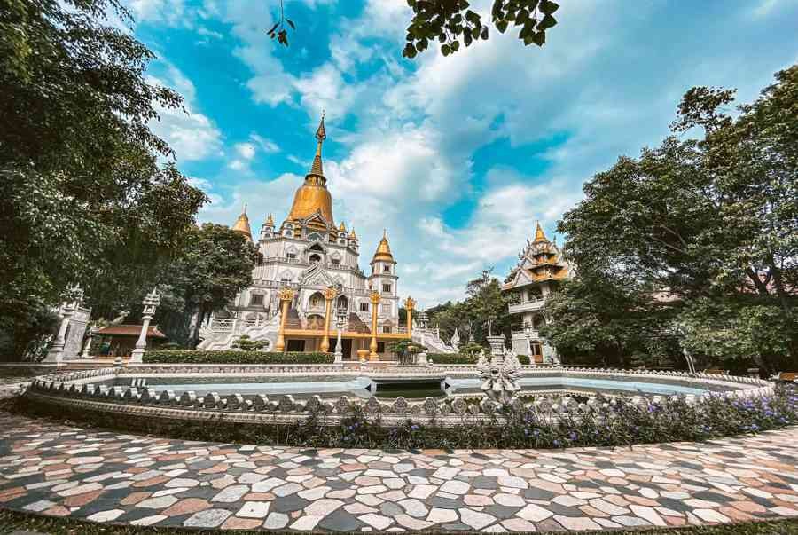 Review Chùa Bửu Long - Ngôi chùa mang phong cách Thái nổi tiếng
