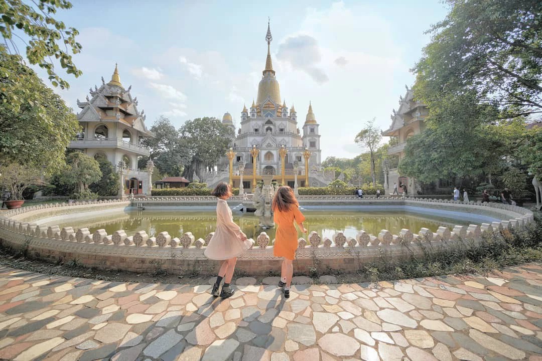 Review Chùa Bửu Long - Ngôi chùa mang phong cách Thái nổi tiếng