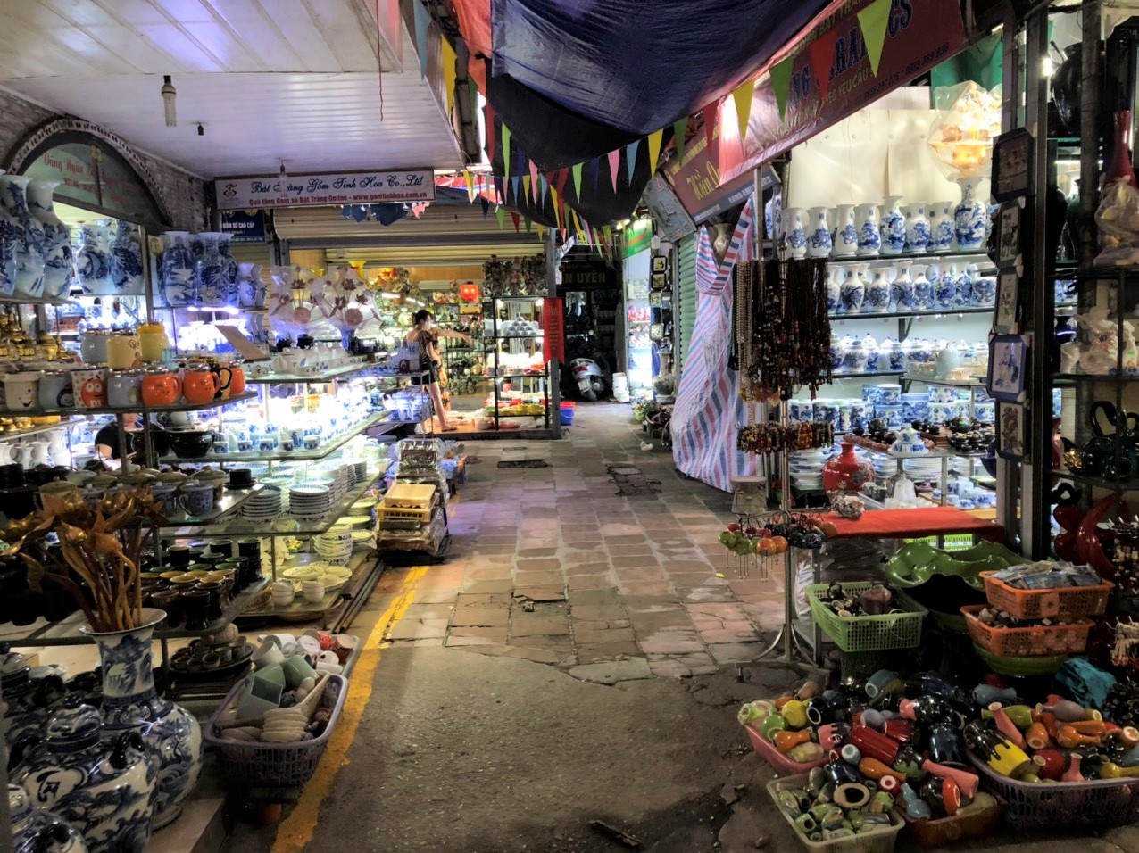 Làng gốm Bát Tràng - Nét cổ điển giữa lòng thủ đô