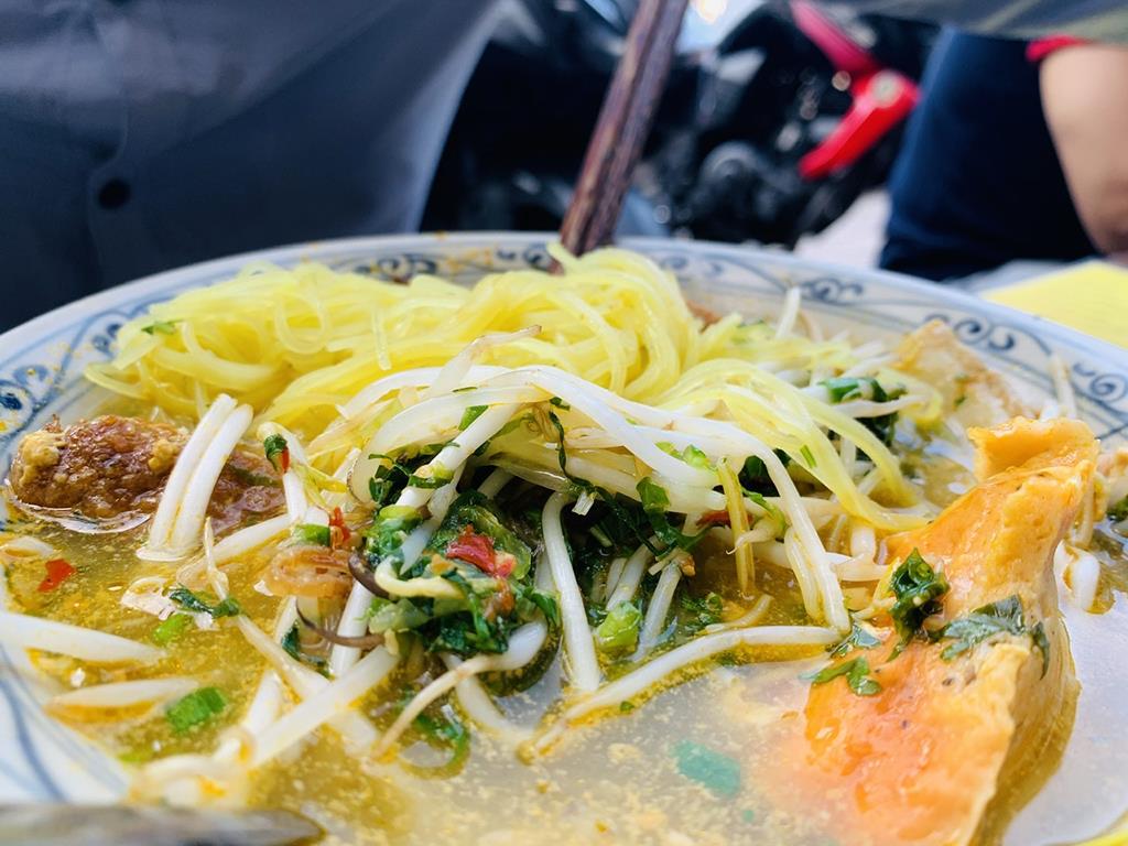 mì Quảng Nha Trang