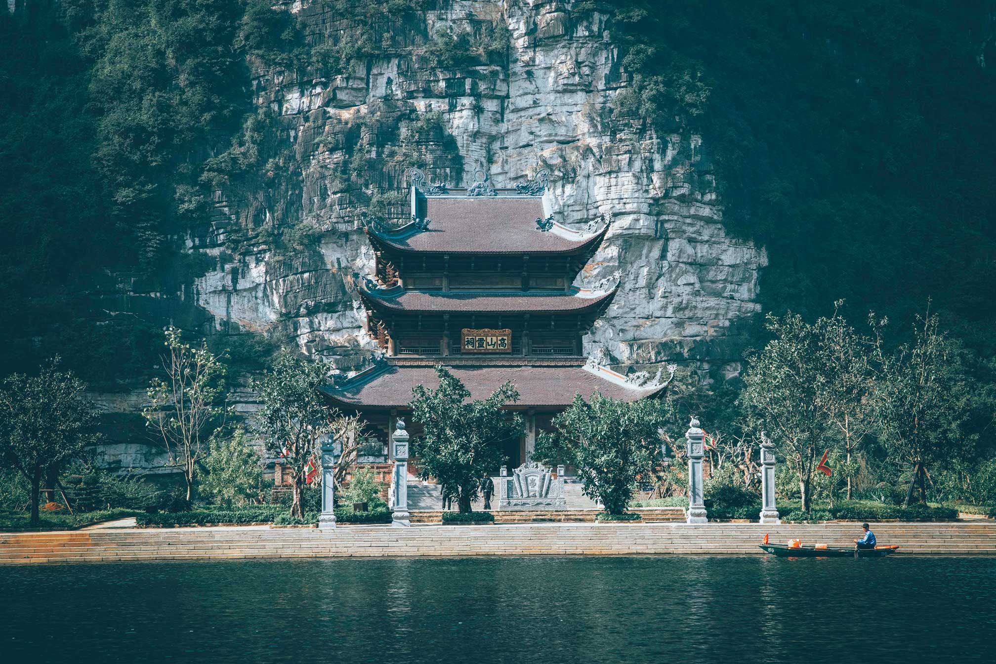 Tràng An Ninh Bình - Viên ngọc quý giá giữa lòng cố đô