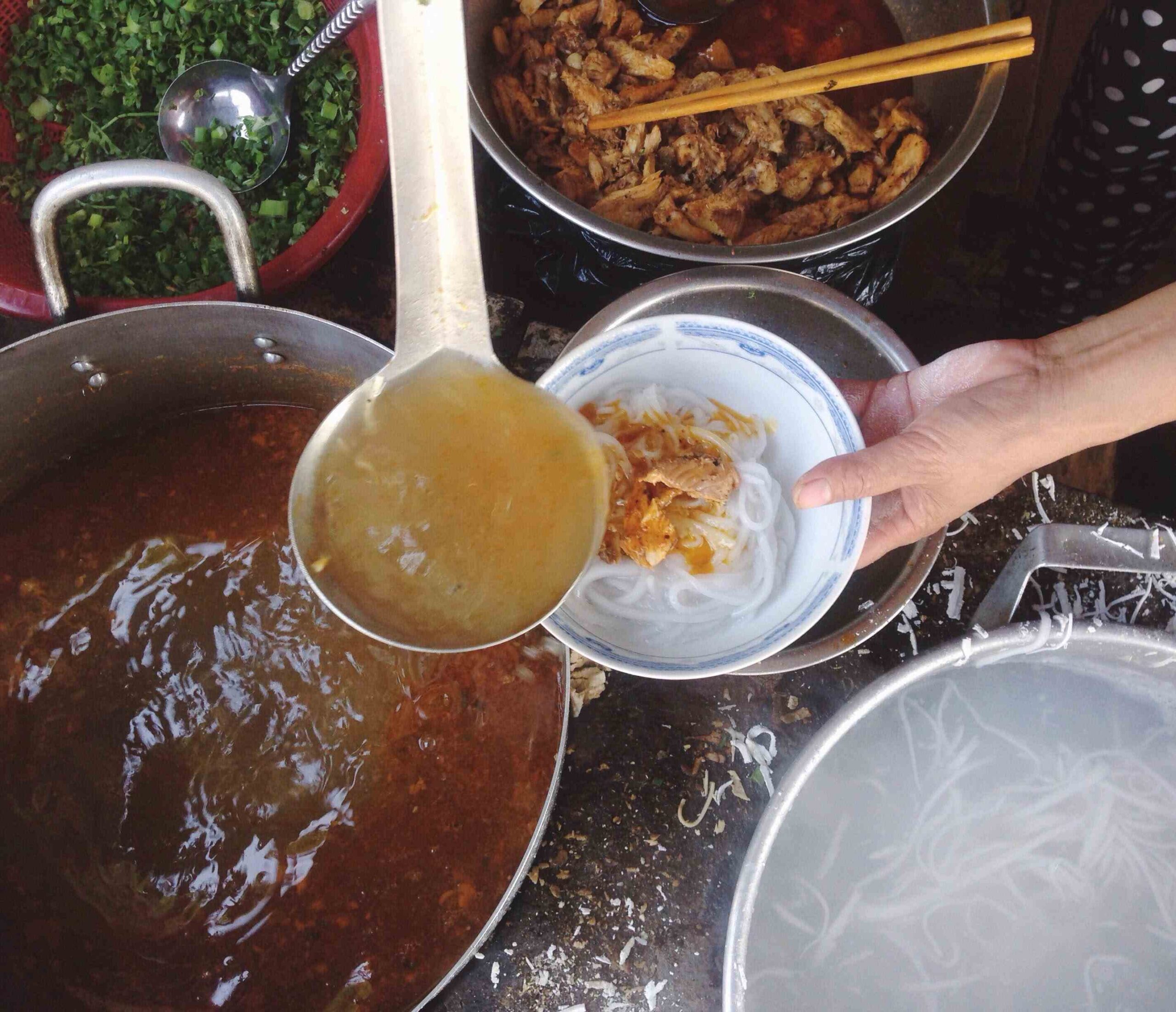 Bánh canh cá lóc Huế - Thưởng thức ẩm thực cố đô 