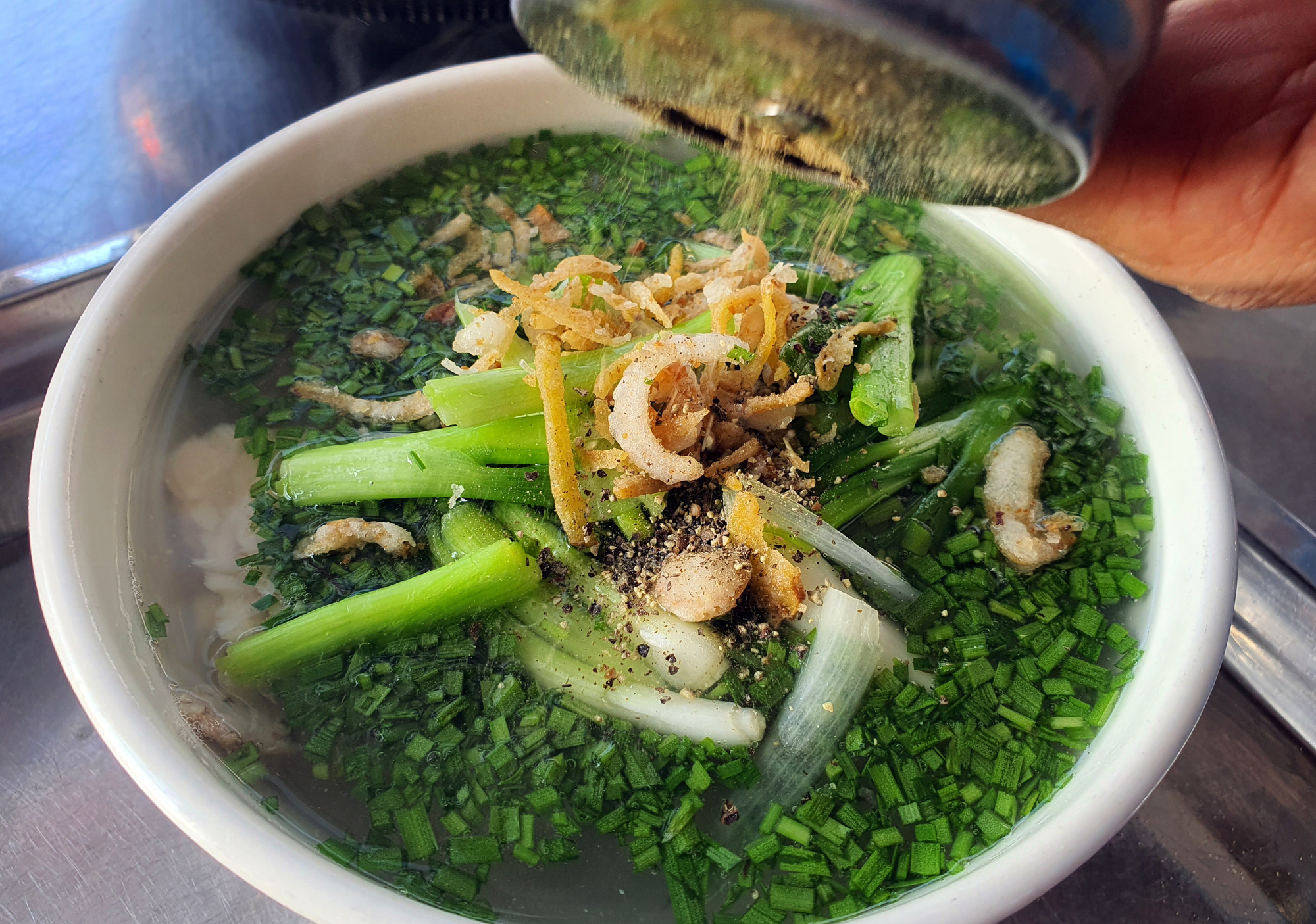 Bánh canh hẹ Phú Yên - Tinh hoa ẩm thực của xứ hoa vàng cỏ xanh