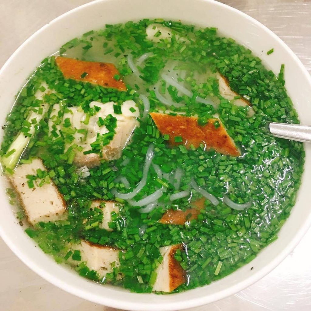 Bánh canh hẹ Phú Yên - Tinh hoa ẩm thực của xứ hoa vàng cỏ xanh