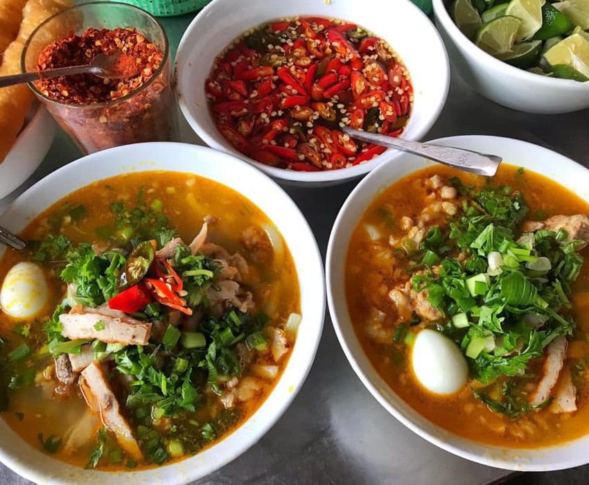 Bánh canh khô Huế - món ăn không thể bỏ qua khi du lịch Huế