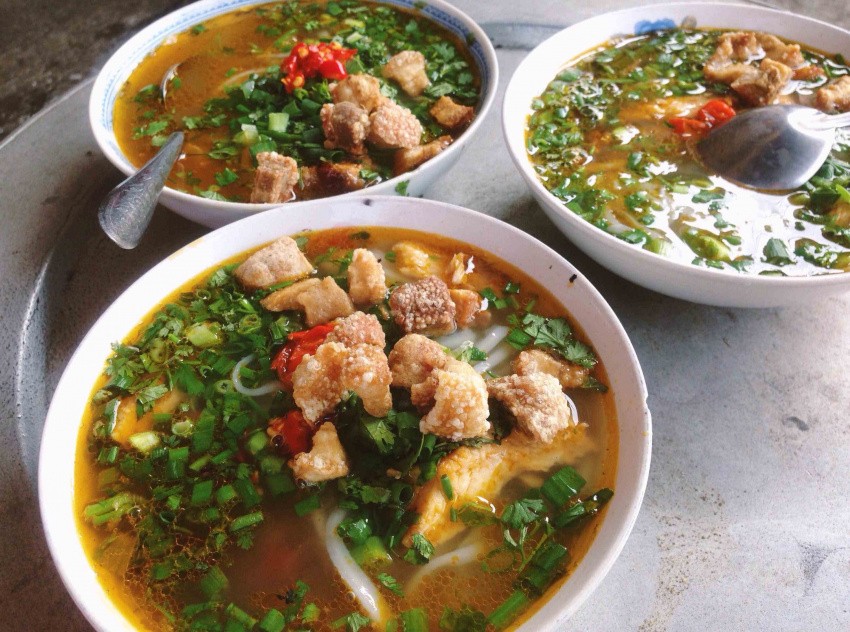 Bánh canh khô Huế - món ăn không thể bỏ qua khi du lịch Huế