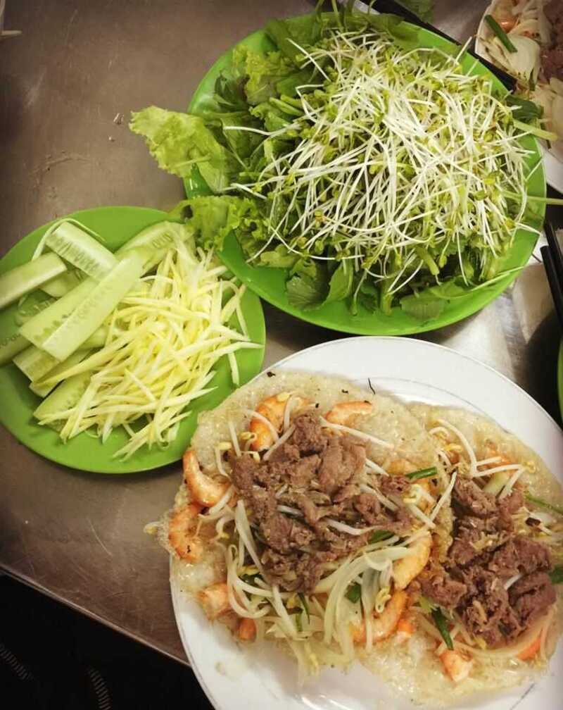 Thưởng thức đặc sản xứ Nẫu - Bánh xèo tôm nhảy