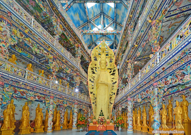 Chùa Ve Chai Đà Lạt - Nơi Nắm Giữ Bao Kỉ Lục Non Sông