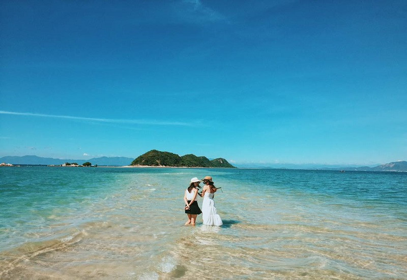 Đảo Điệp Sơn - Một khoảng trời thơ giữa bốn bề cát trắng nắng vàng 