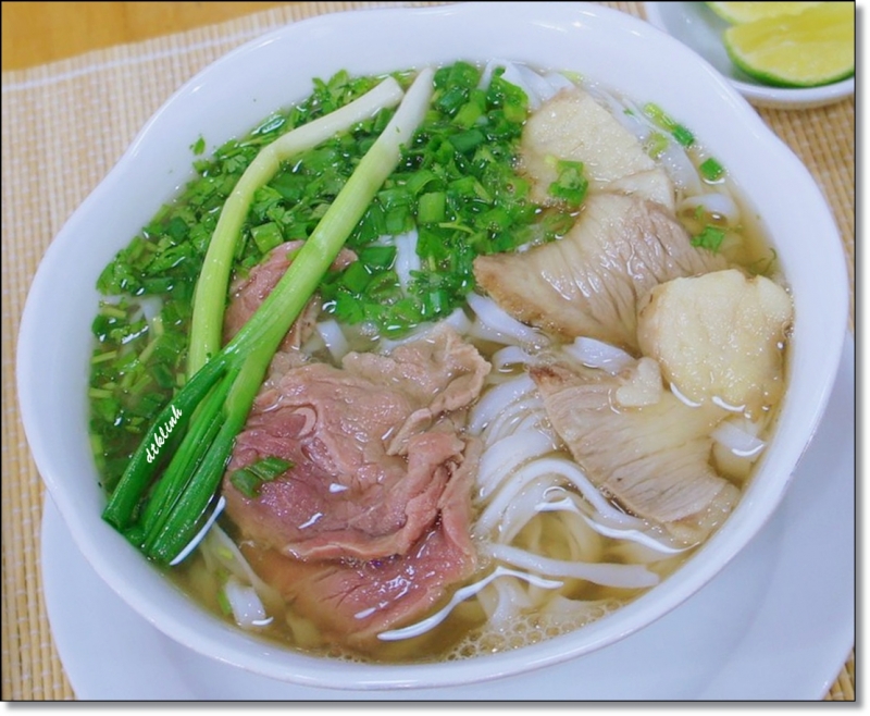 Top 15 món ngon quận 1 nức tiếng mà ai cũng nên trải nghiệm một lần