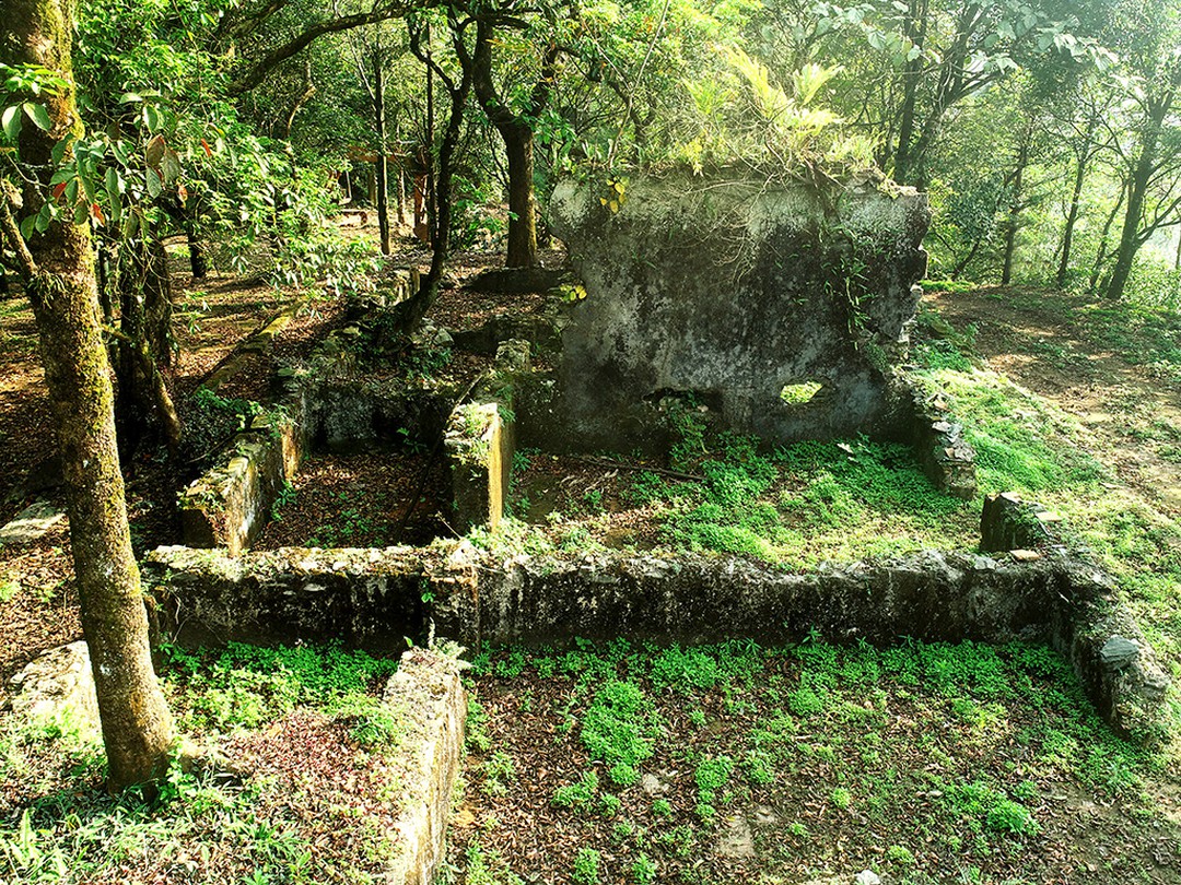 Khám phá nhà thờ đổ Ba Vì - Một “thị trấn Pháp” rêu phong