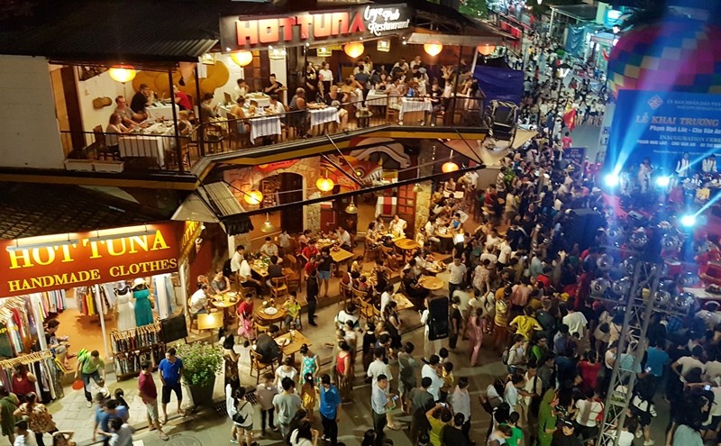 Phố đi bộ Huế - điểm đến du lịch hấp dẫn không thể bỏ qua