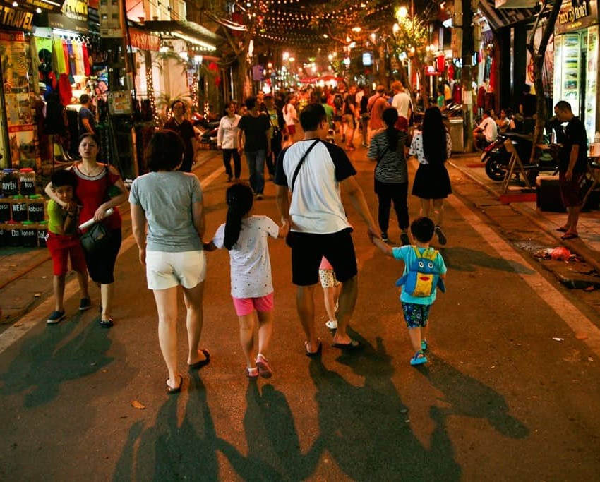 Phố đi bộ Huế - điểm đến du lịch hấp dẫn không thể bỏ qua